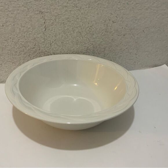 Pfaltzgraff ACADIA  Round Vegetable Serving Bowl 9-3/4” embossed arches G16 - Picture 4 of 8